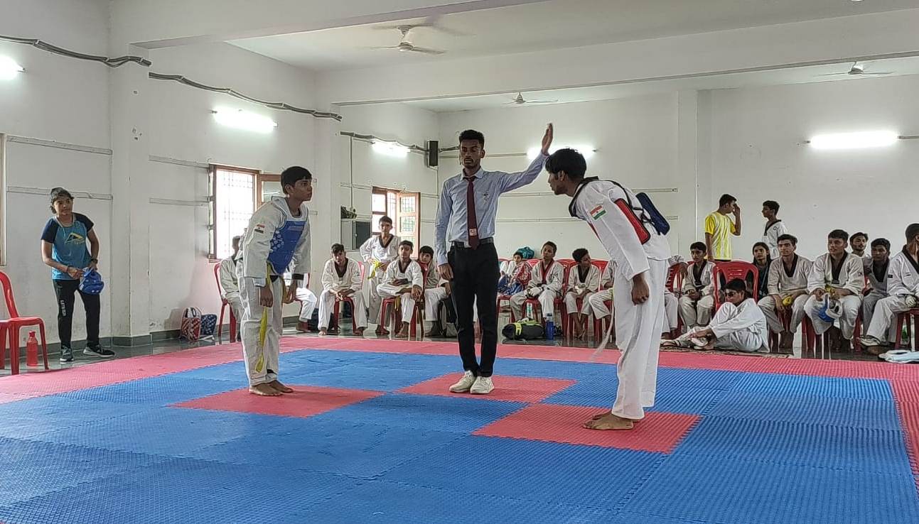 English Debate Competition